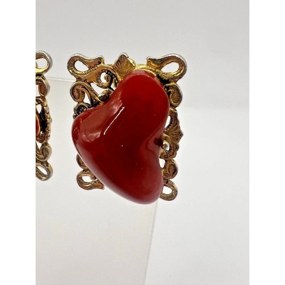Vintage Red Cabochon Clip On Earrings‎ Gold Tone Filigree Retro Statement Glam